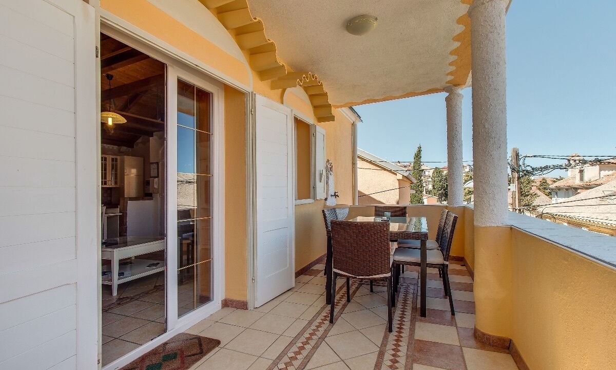 Photo of Outdoor in Cove Murtar