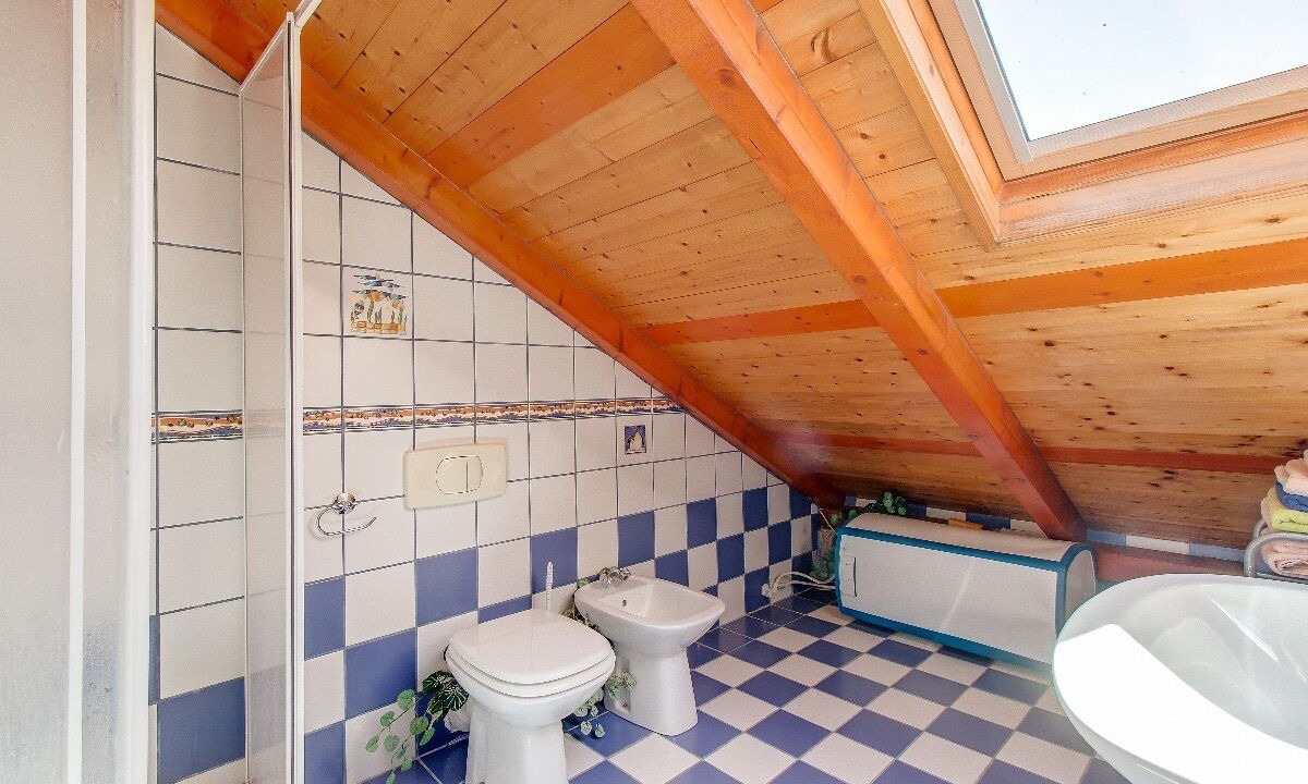 Photo of Bathroom in Cove Murtar