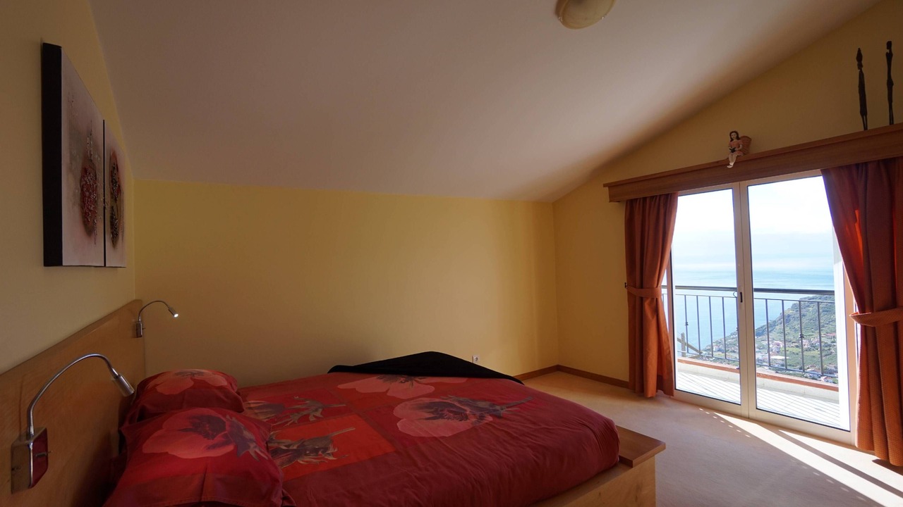 Photo of Bedroom in Calheta