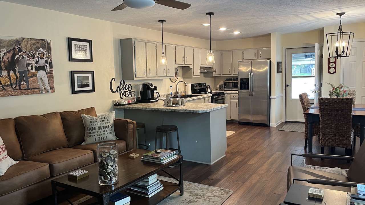 Photo of Livingroom in Bardstown