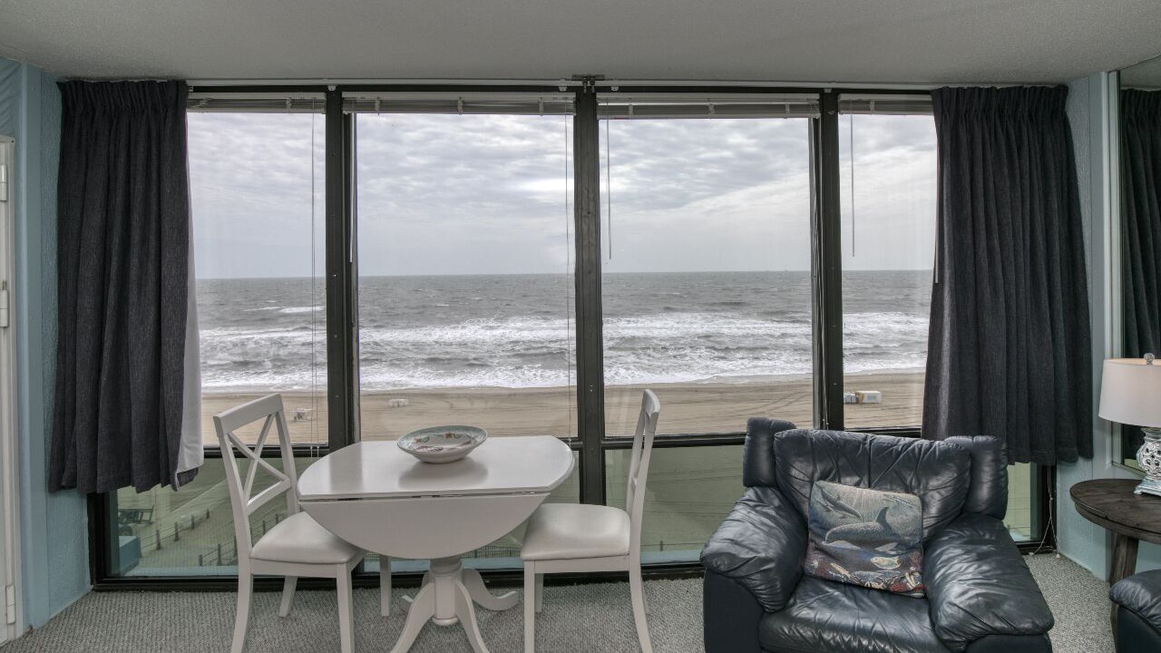 Photo of Livingroom in Northeast Virginia Beach