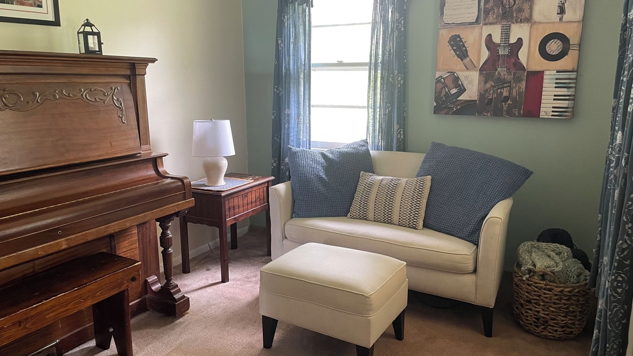 Photo of Livingroom in Town of Owasco