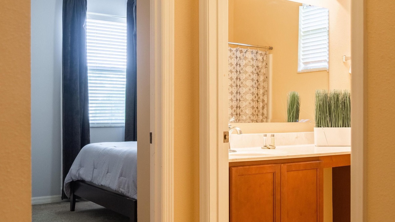 Photo of Bedroom in Crystal Cove