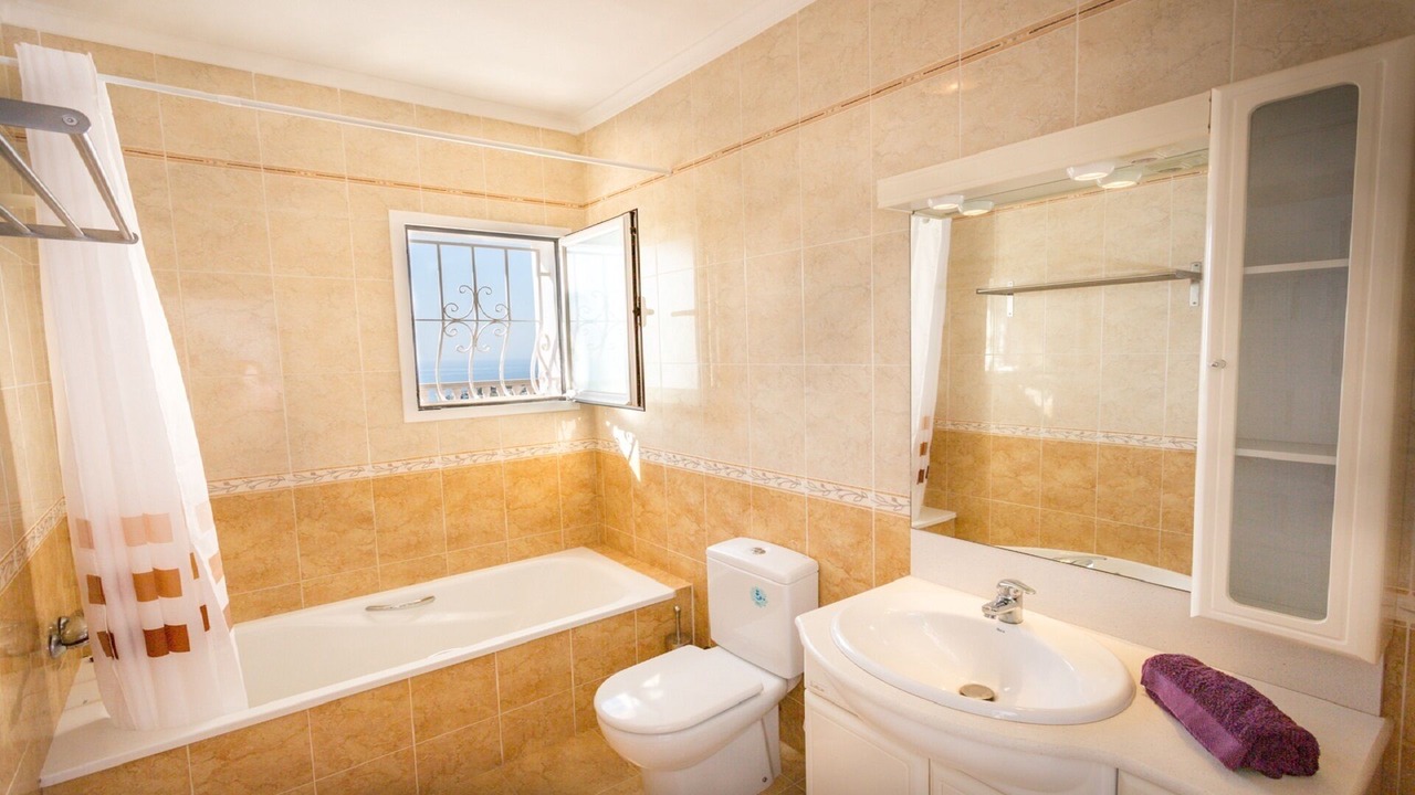 Photo of Bathroom in Cumbre del Sol