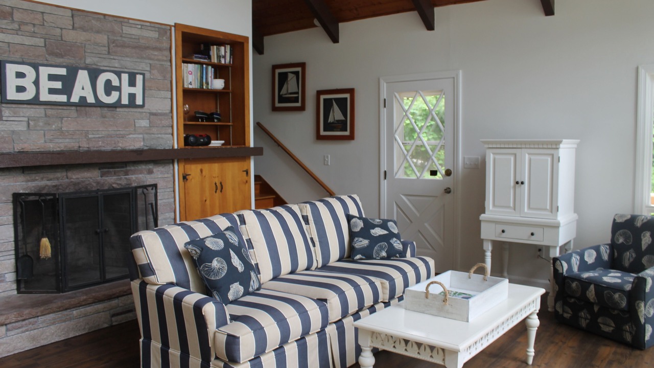 Photo of Livingroom in East Falmouth