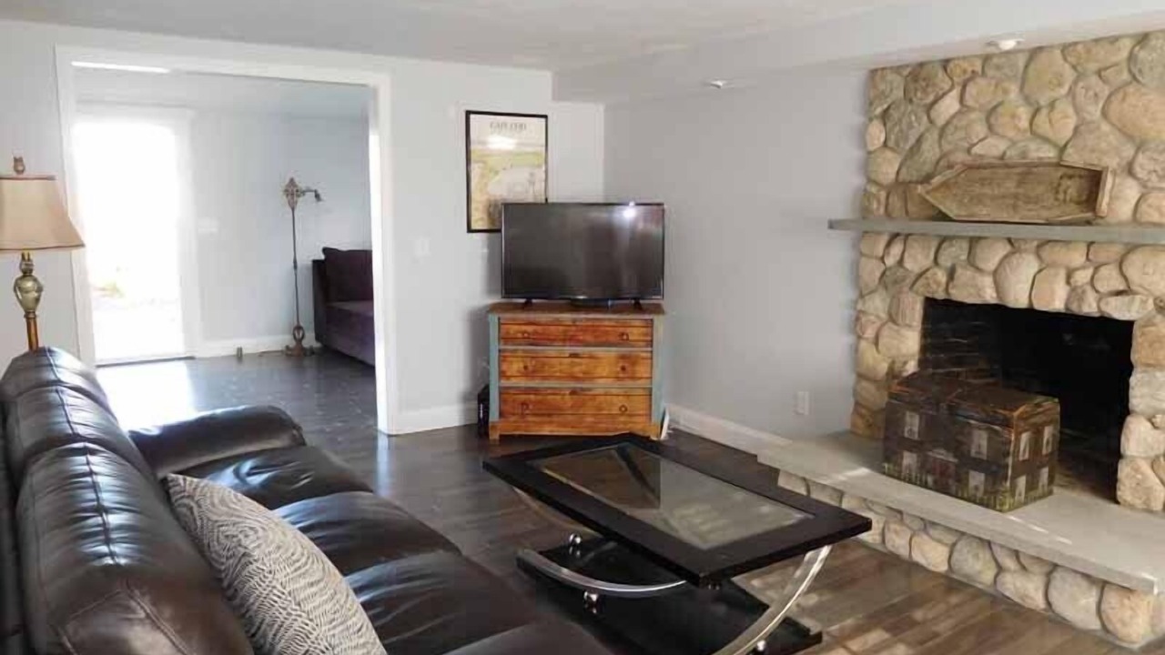 Photo of Livingroom in West Yarmouth