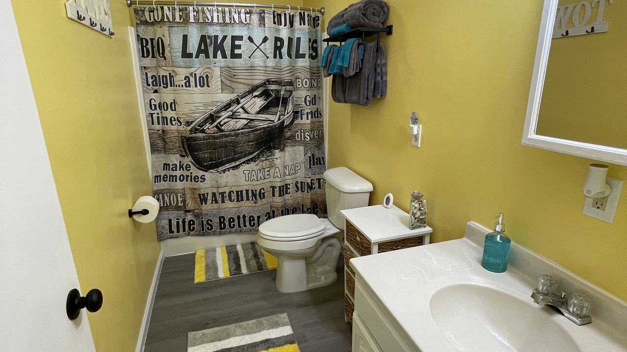 Photo of Bathroom in Frogue