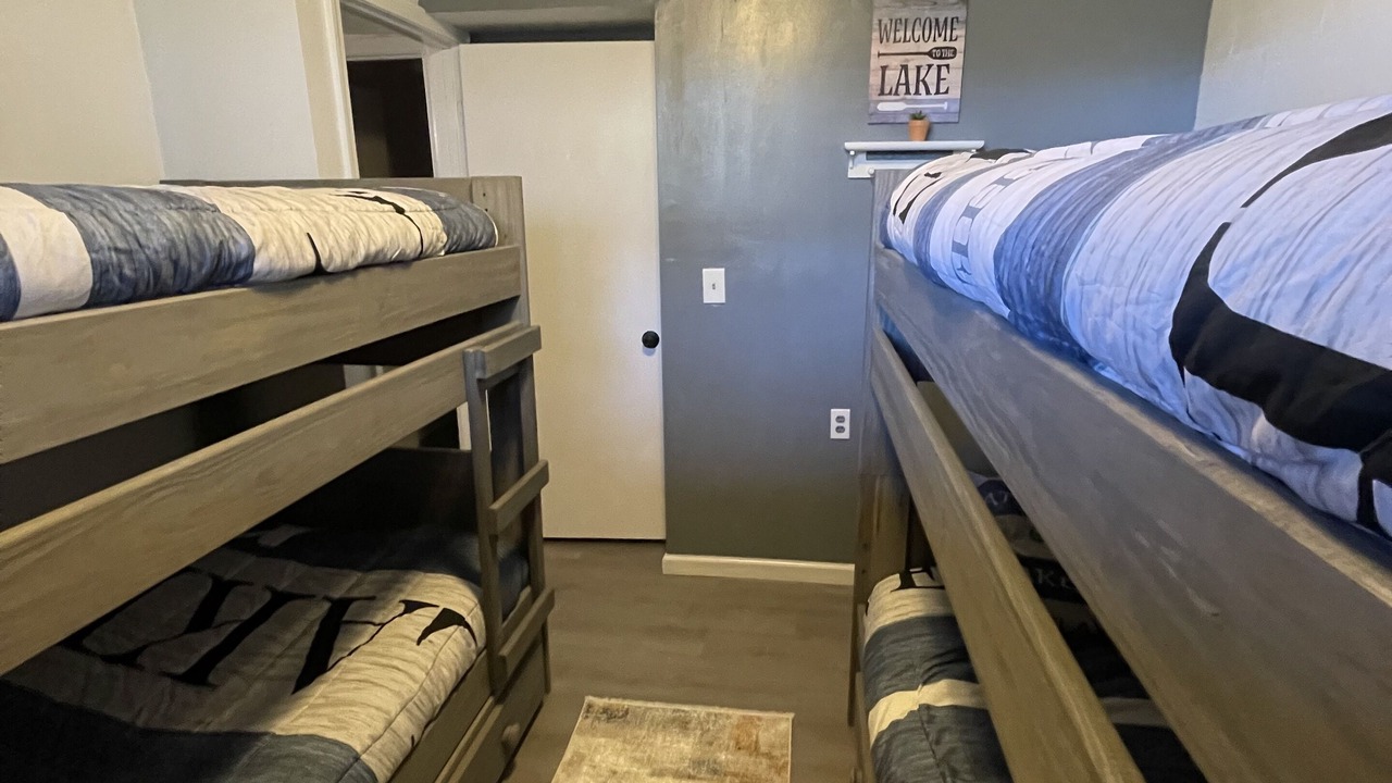 Photo of Bedroom in Frogue