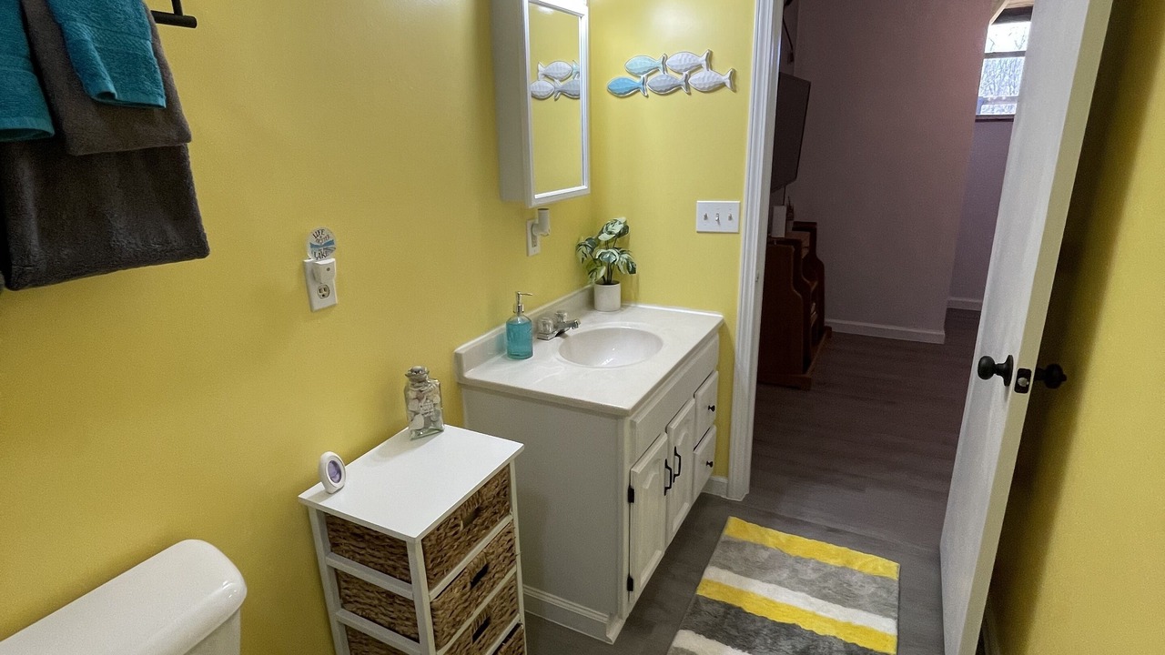 Photo of Bathroom in Frogue
