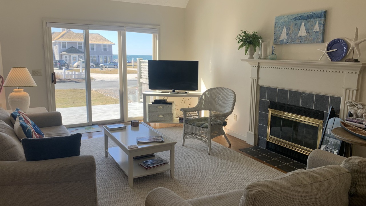 Photo of Livingroom in West Yarmouth