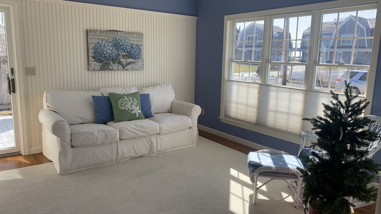 Photo of Livingroom in West Yarmouth