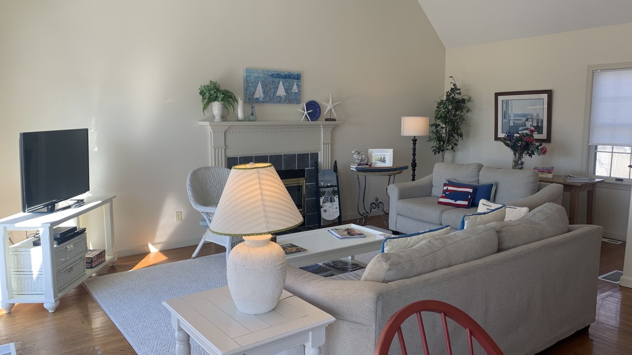 Photo of Livingroom in West Yarmouth