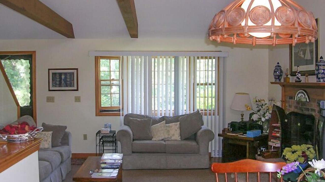 Photo of Livingroom in Brewster