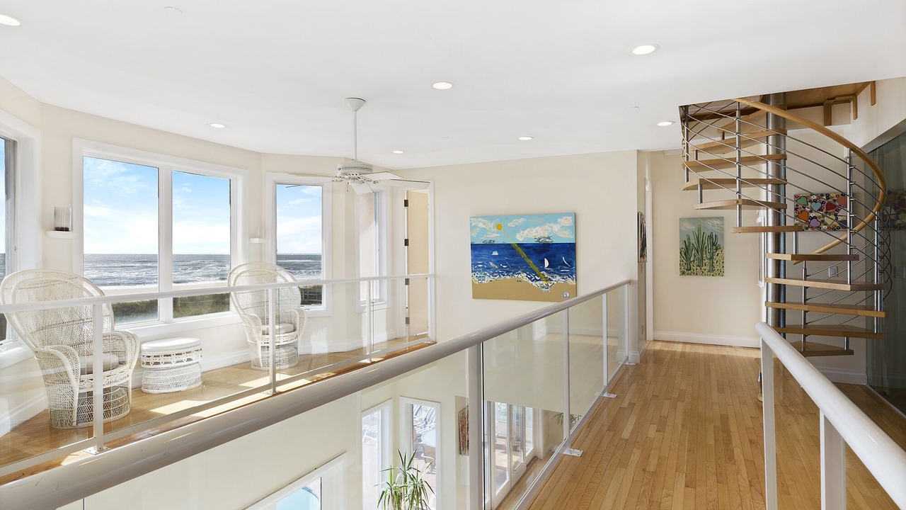 Photo of Patio Balcony in West Hampton Dunes