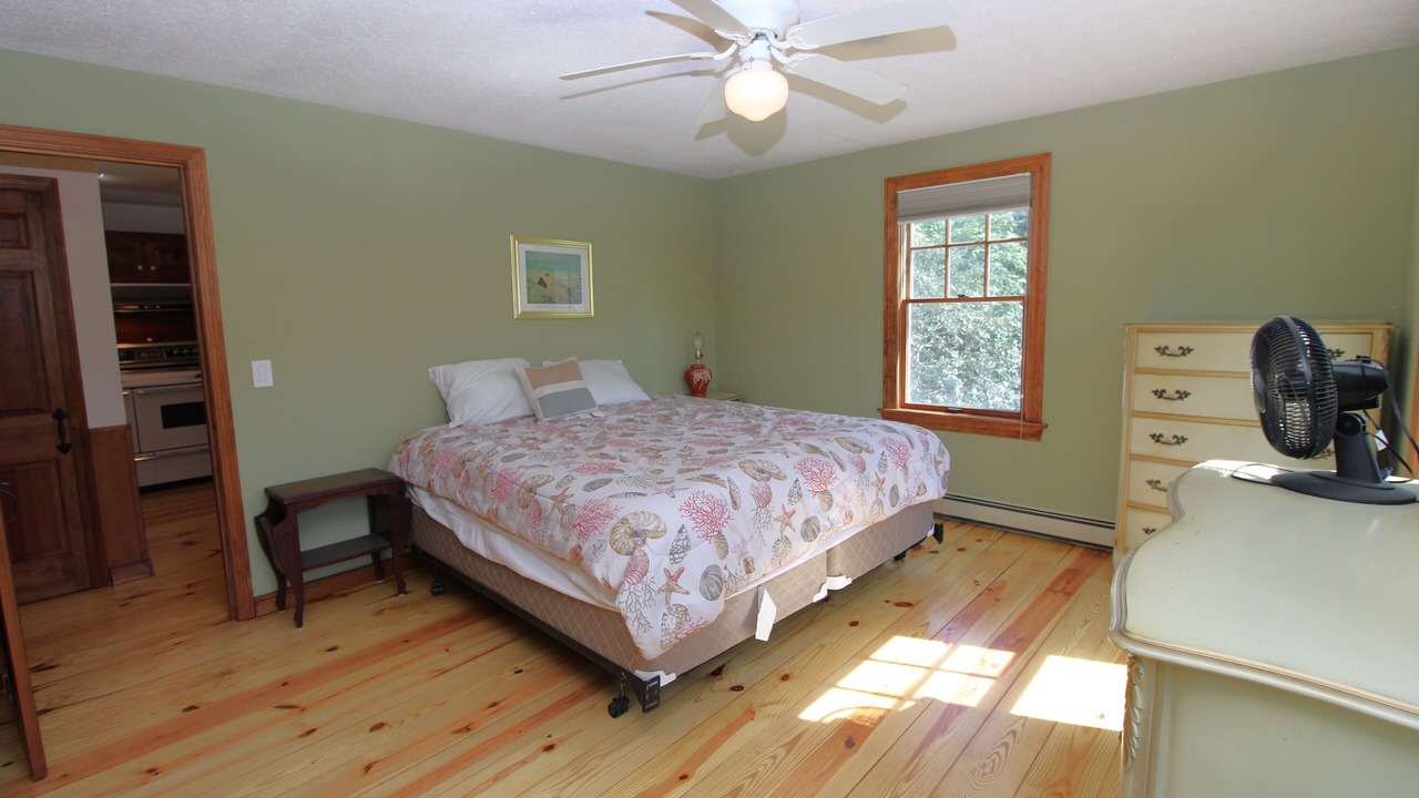 Photo of Bedroom in South Chatham