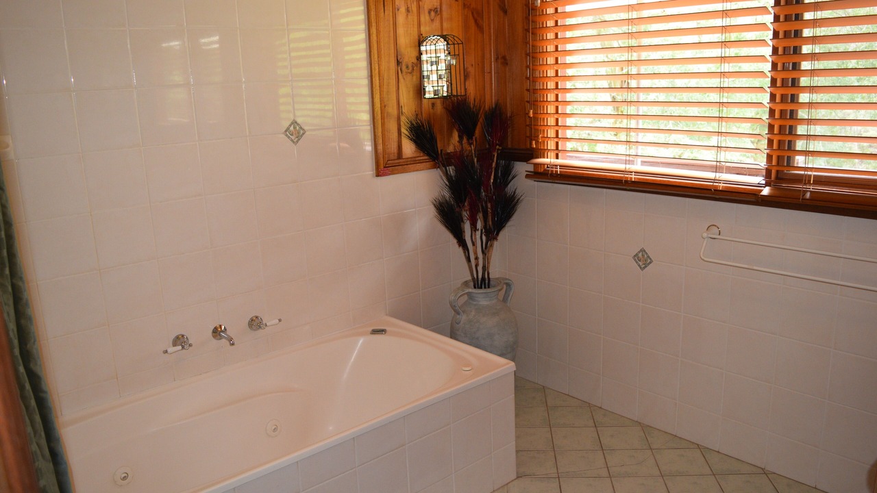 Photo of Bathroom in Leura