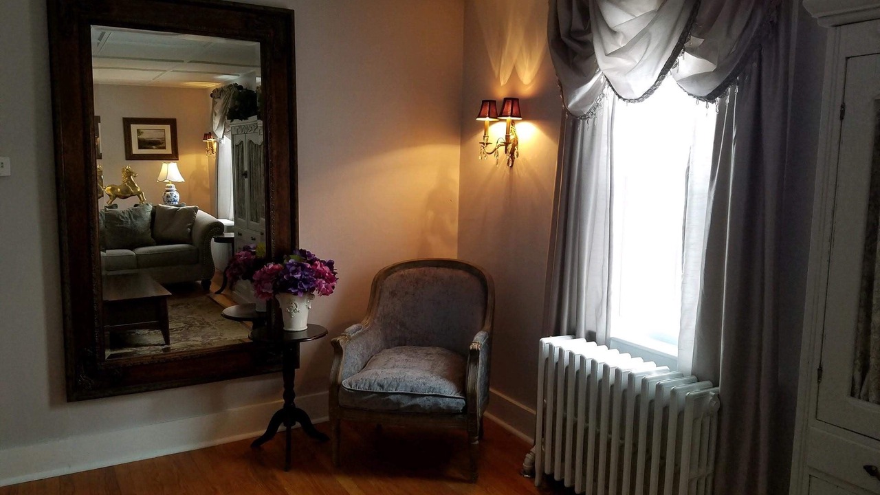Photo of Livingroom in Lenox