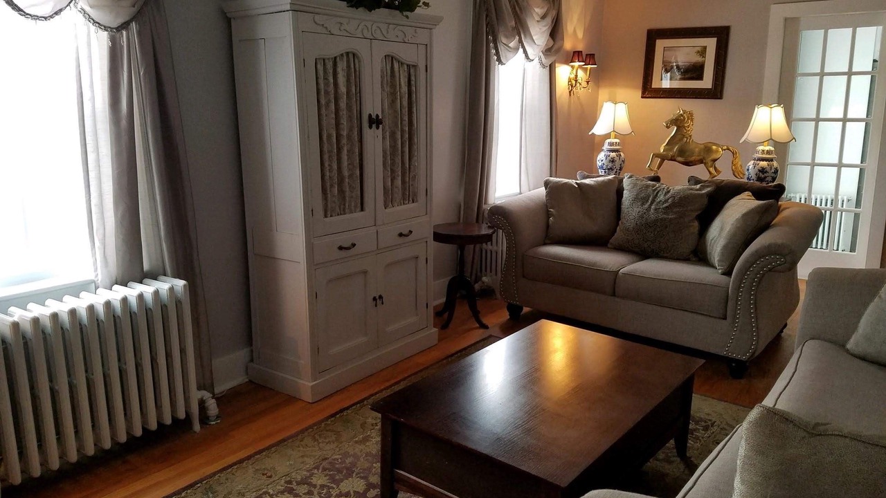 Photo of Livingroom in Lenox