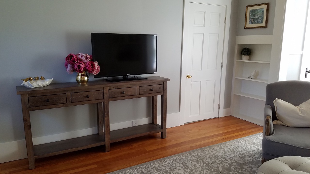 Photo of Livingroom in Lenox