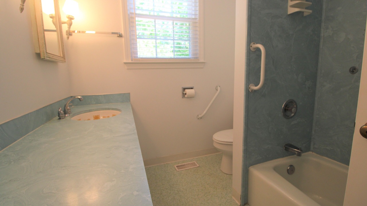 Photo of Bathroom in Orleans