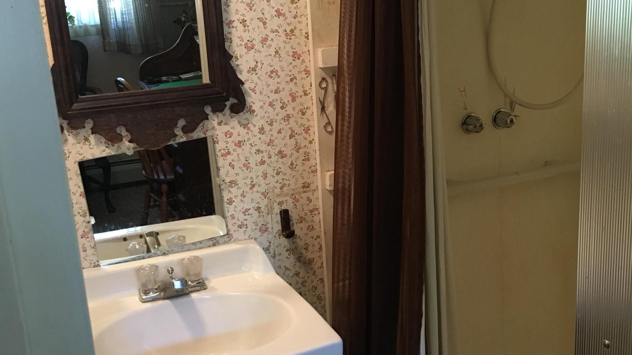 Photo of Bathroom in Lake Erie Beach