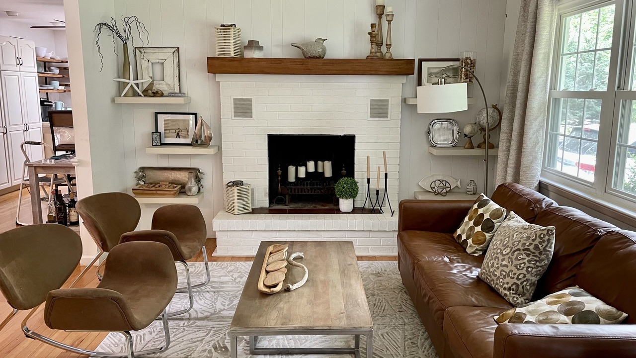 Photo of Livingroom in Mattituck