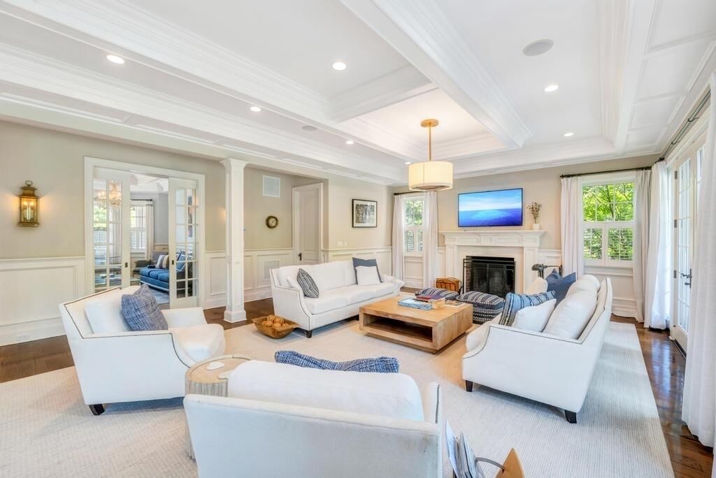 Photo of Livingroom in Water Mill