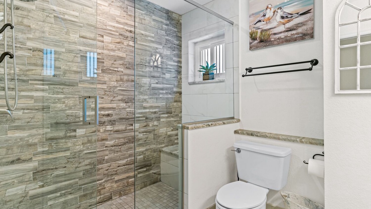 Photo of Bathroom in Independence Square
