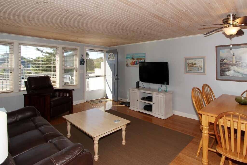 Photo of Livingroom in West Dennis