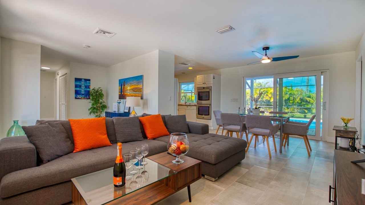 Photo of Livingroom in Caloosahatchee