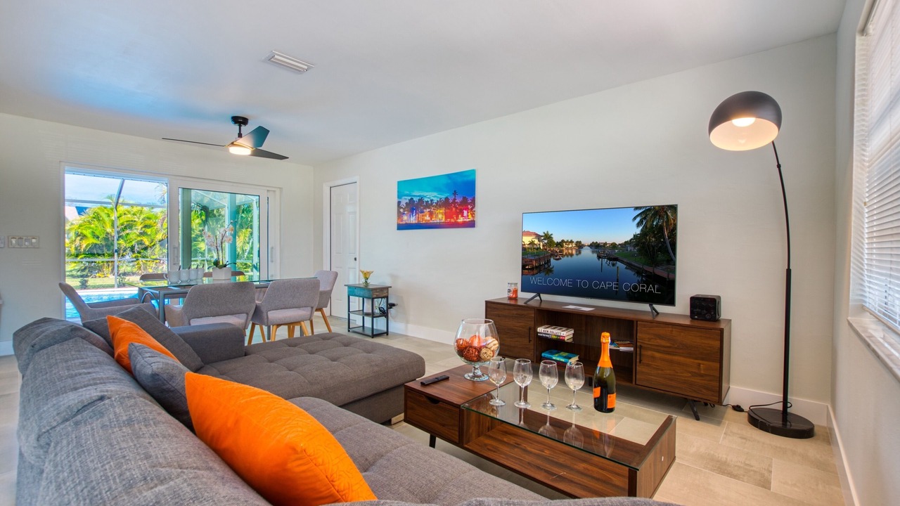 Photo of Livingroom in Caloosahatchee