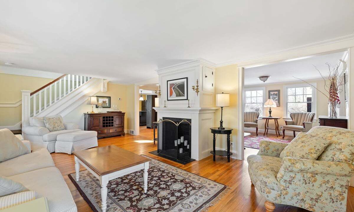 Photo of Livingroom in West Barnstable