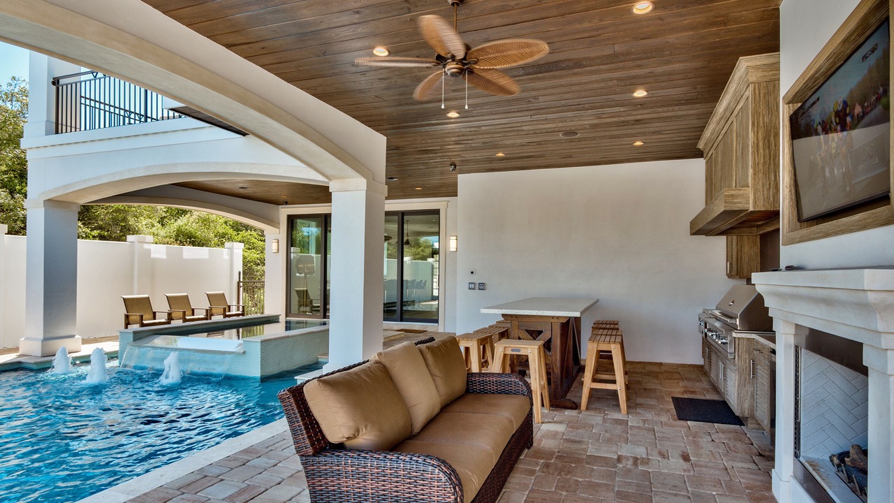 Photo of Patio Balcony in Frangista Beach