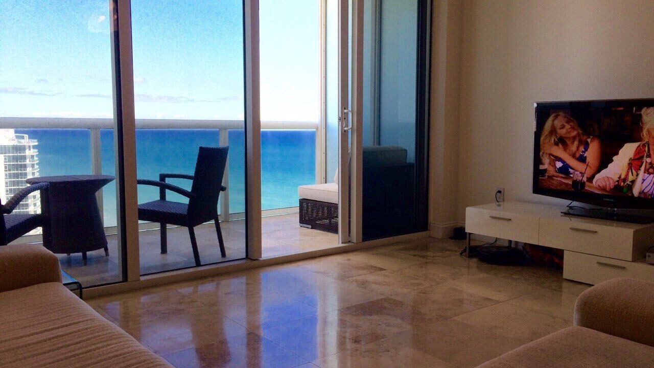 Photo of Livingroom in Hallandale Beach