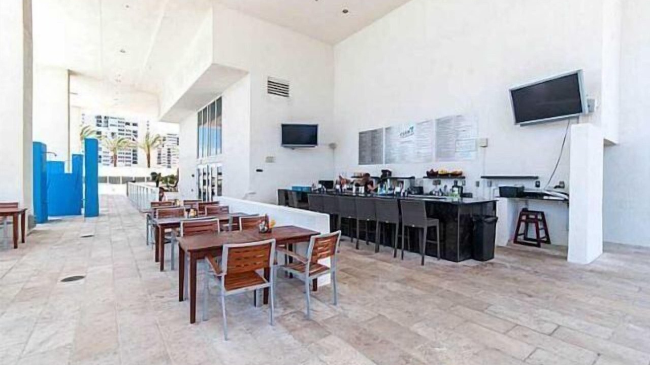 Photo of Outdoor in Hallandale Beach