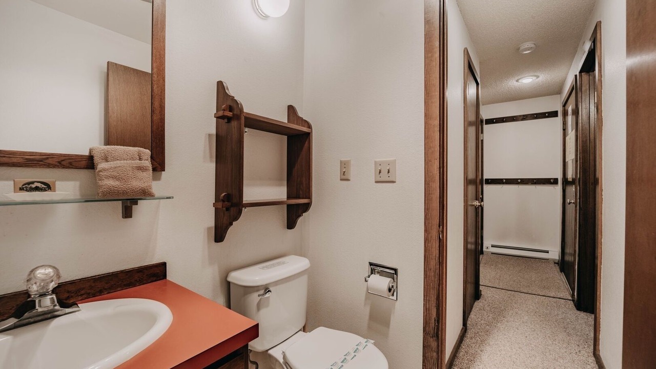 Photo of Bathroom in Glacier