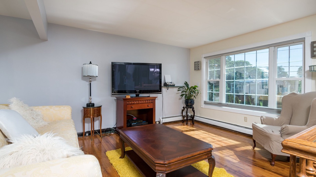 Photo of Bedroom in East Massapequa