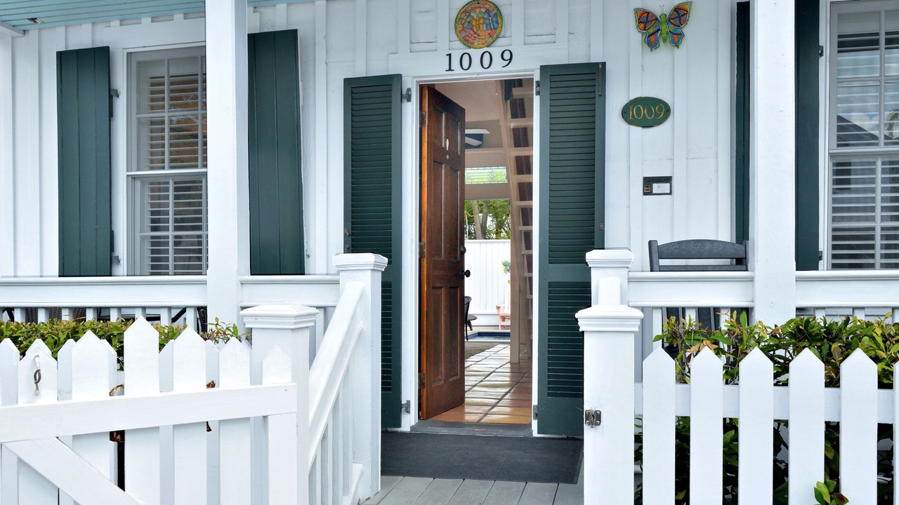 Photo of Others in Uptown - Upper Duval