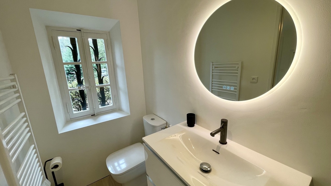 Photo of Bathroom in Murs