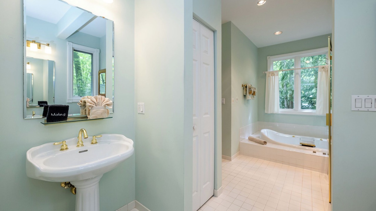 Photo of Bathroom in Union Pier