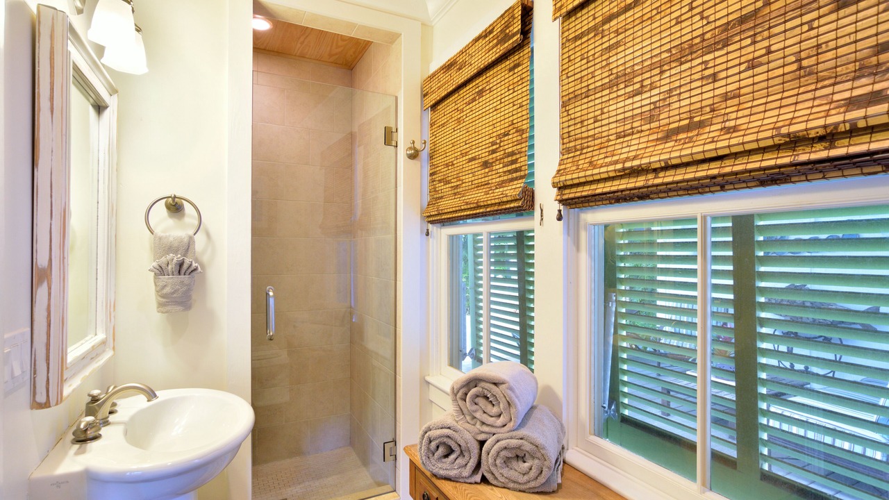 Photo of Bathroom in Uptown - Upper Duval