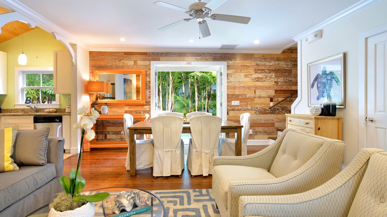 Photo of Bedroom in Uptown - Upper Duval