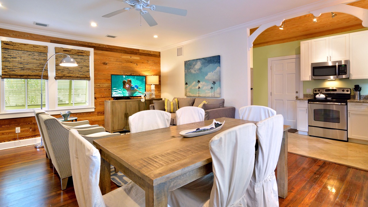 Photo of Bedroom in Uptown - Upper Duval
