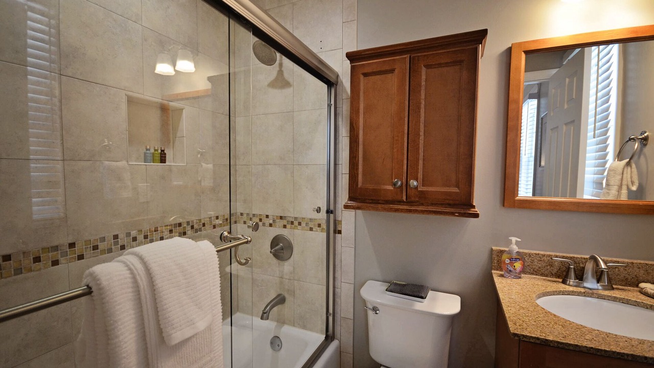 Photo of Bathroom in Marathon
