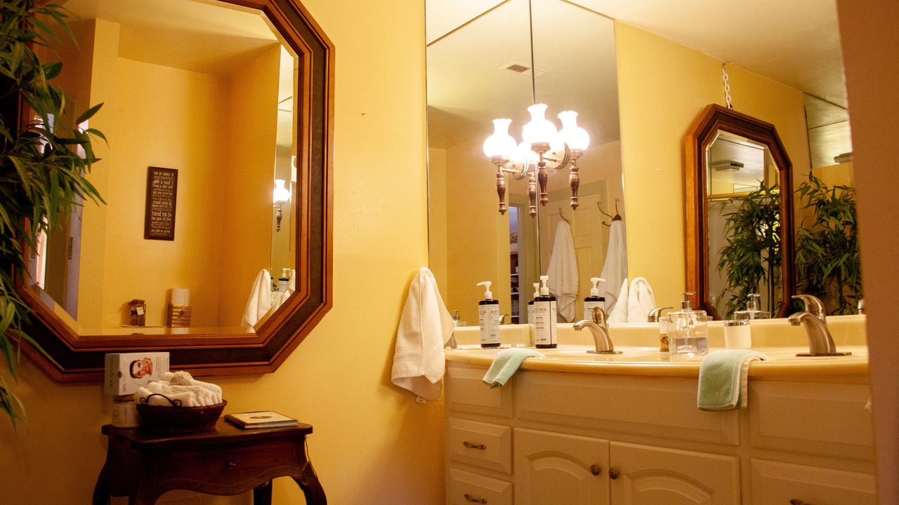 Photo of Bathroom in Cobham