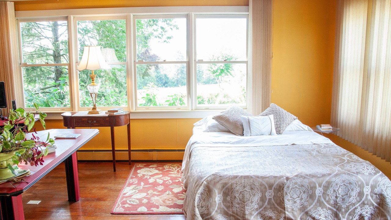 Photo of Bedroom in Cobham