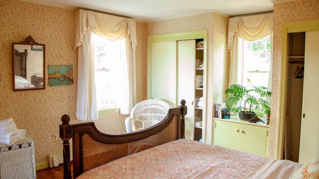 Photo of Bedroom in Cobham