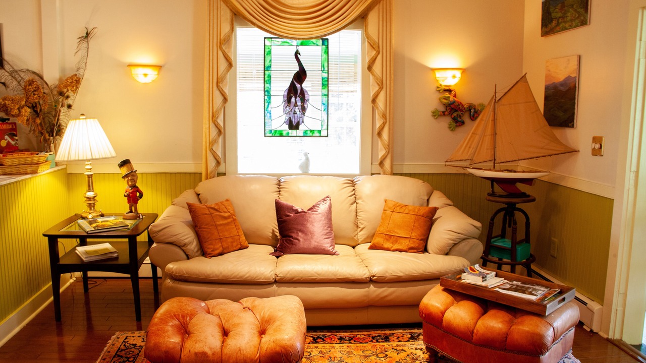 Photo of Livingroom in Cobham