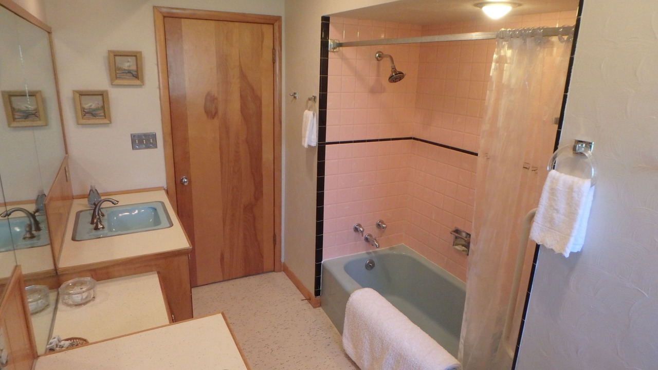 Photo of Bathroom in Orchard District