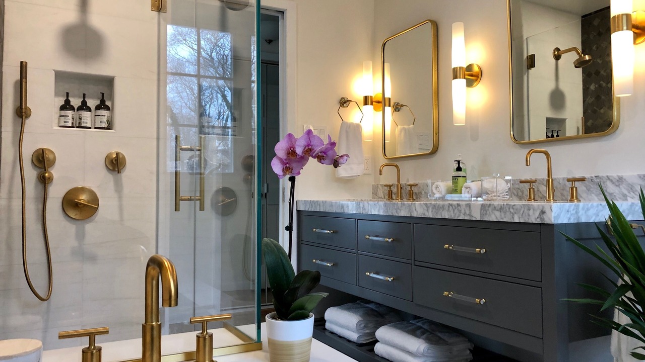 Photo of Bathroom in Miller Place